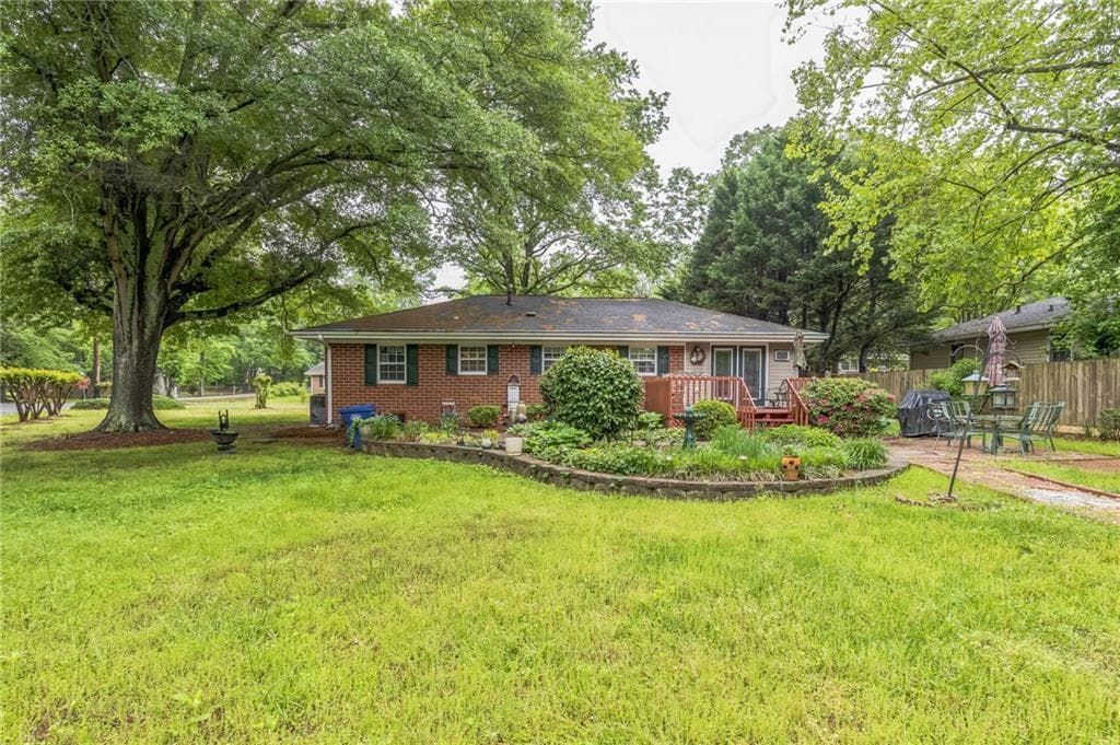 2 bedroom, 2 bathroom single family residence sold at 292 Lumpkin Street, Winder, GA 30680