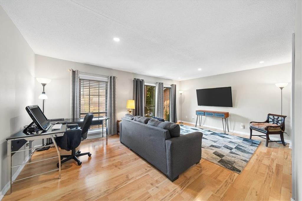 2 bedroom, 2 bathroom, 1,206 sq ft condominium sold at 6851 Roswell Road H12, Atlanta, GA 30328