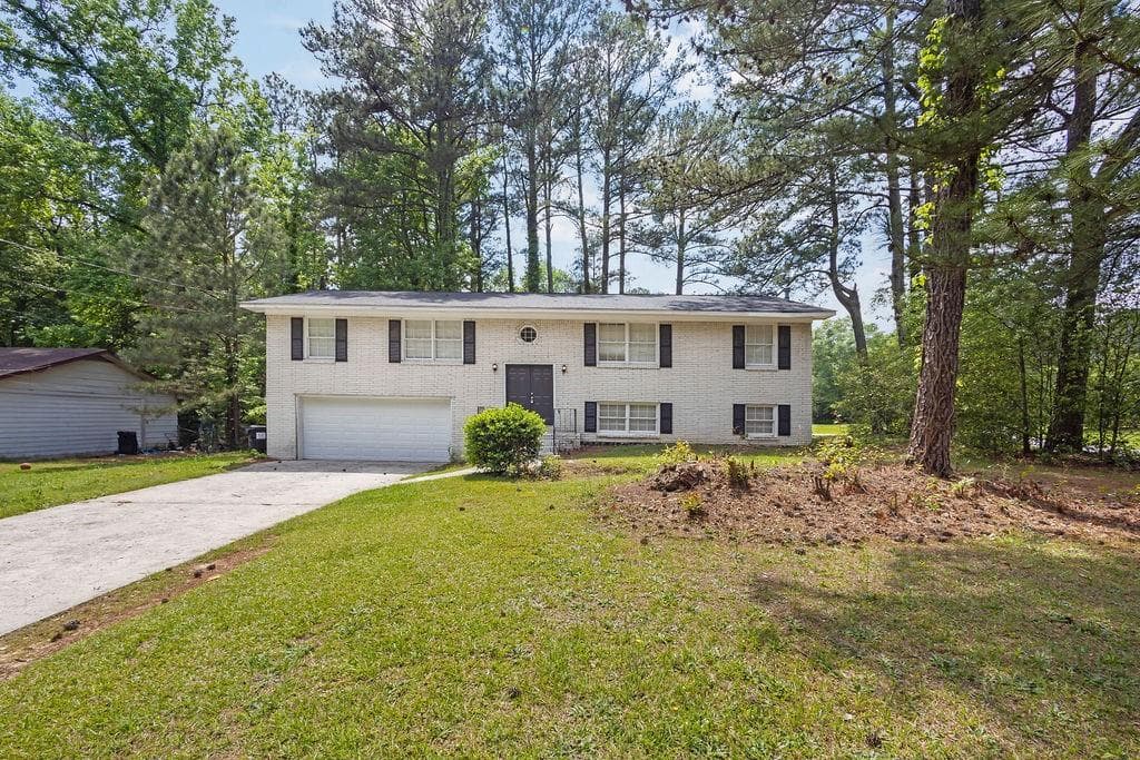 6307 Thornhedge Drive, Riverdale, GA 30296 — most recent listing photo