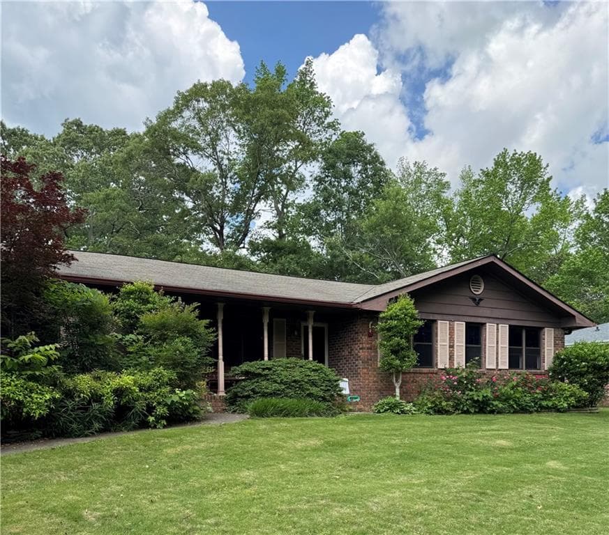 3 bedroom, 2 bathroom single family residence sold at 1685 Dogwood Trail, Douglasville, GA 30134
