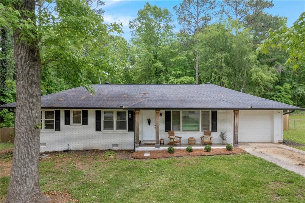 3 bedroom, 2 bathroom single family residence sold at 1355 Armistead Circle, Monroe, GA 30655