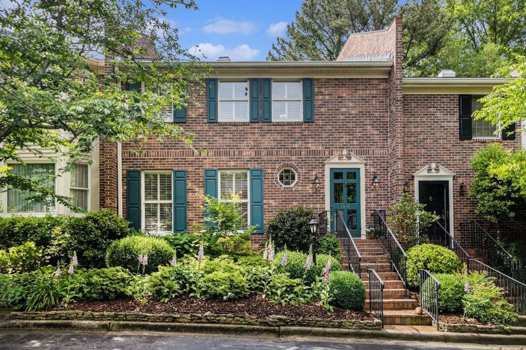 4 bedroom, 4 bathroom, 2,400 sq ft townhouse sold at 1534 September Chase, Decatur, GA 30033
