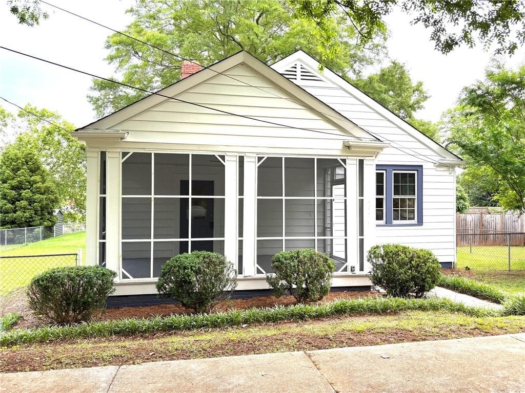 3 bedroom, 2 bathroom single family residence sold at 5091 Newark Avenue, Clarkdale, GA 30111