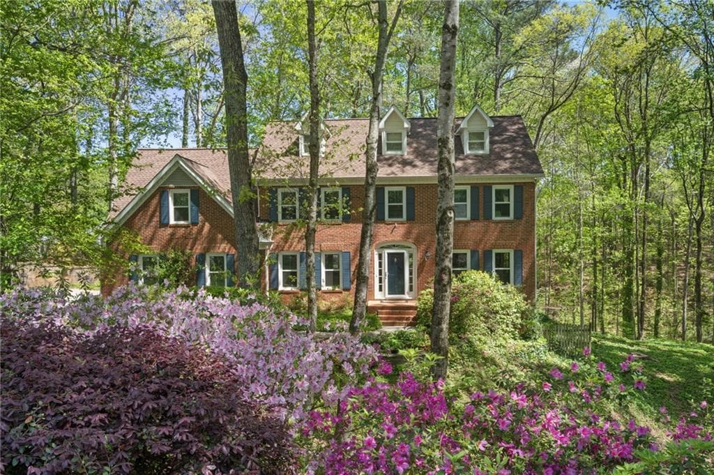 5 bedroom, 3 bathroom single family residence sold at 4152 Barberry Drive, Roswell, GA 30075