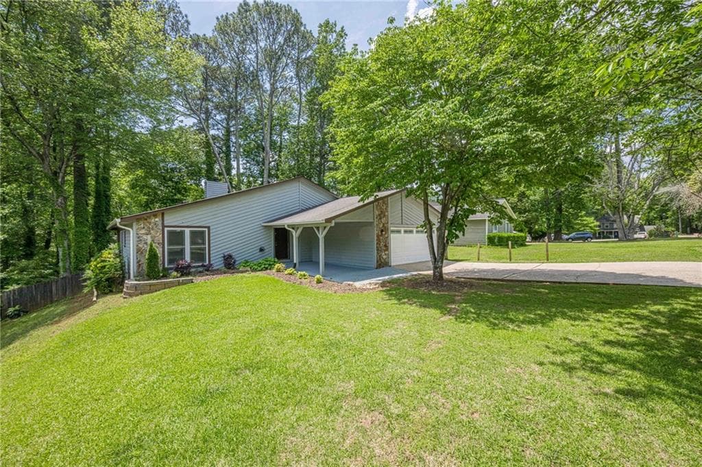 9985 Lake Forest Way, Roswell, GA 30076 — most recent listing photo
