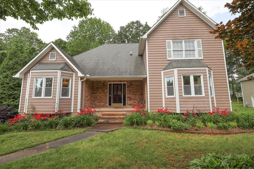 3 bedroom, 3 bathroom single family residence sold at 5665 Stewart Woods Drive, Douglasville, GA 30135