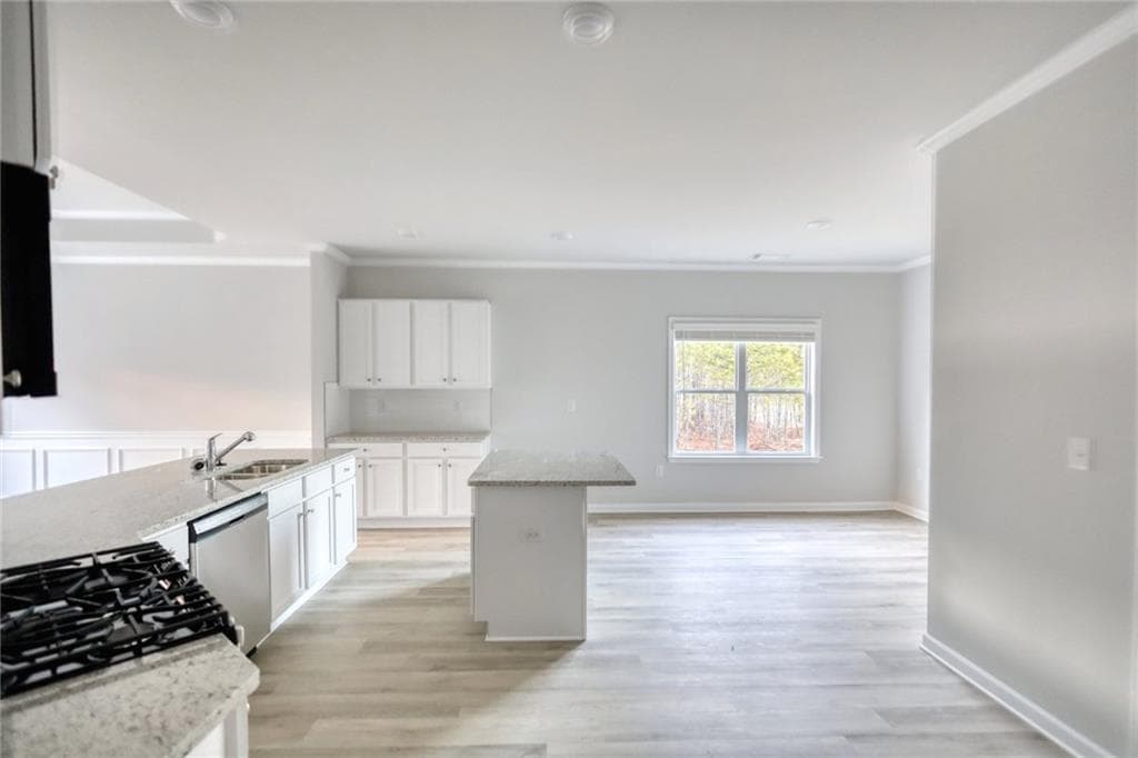 3 bedroom, 3 bathroom, 2,199 sq ft single family residence under contract at 690 Park Place Way, Social Circle, GA 30025 — photo 6