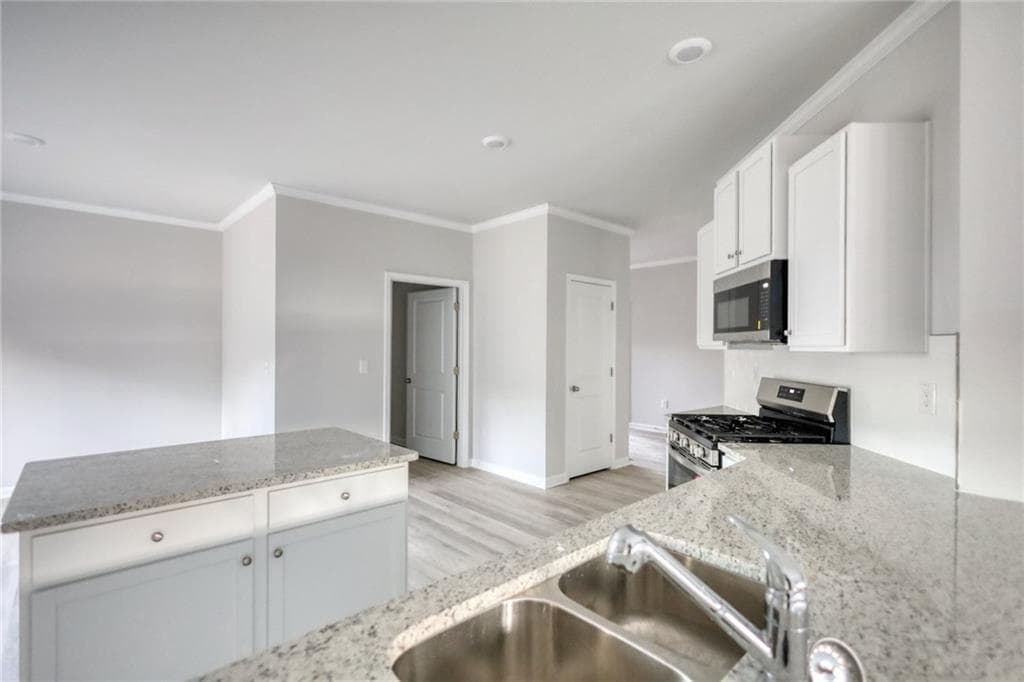 3 bedroom, 3 bathroom, 2,199 sq ft single family residence under contract at 690 Park Place Way, Social Circle, GA 30025 — photo 8
