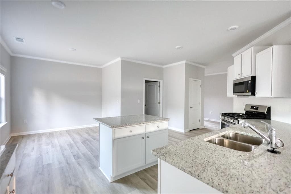 3 bedroom, 3 bathroom, 2,199 sq ft single family residence under contract at 690 Park Place Way, Social Circle, GA 30025 — photo 10