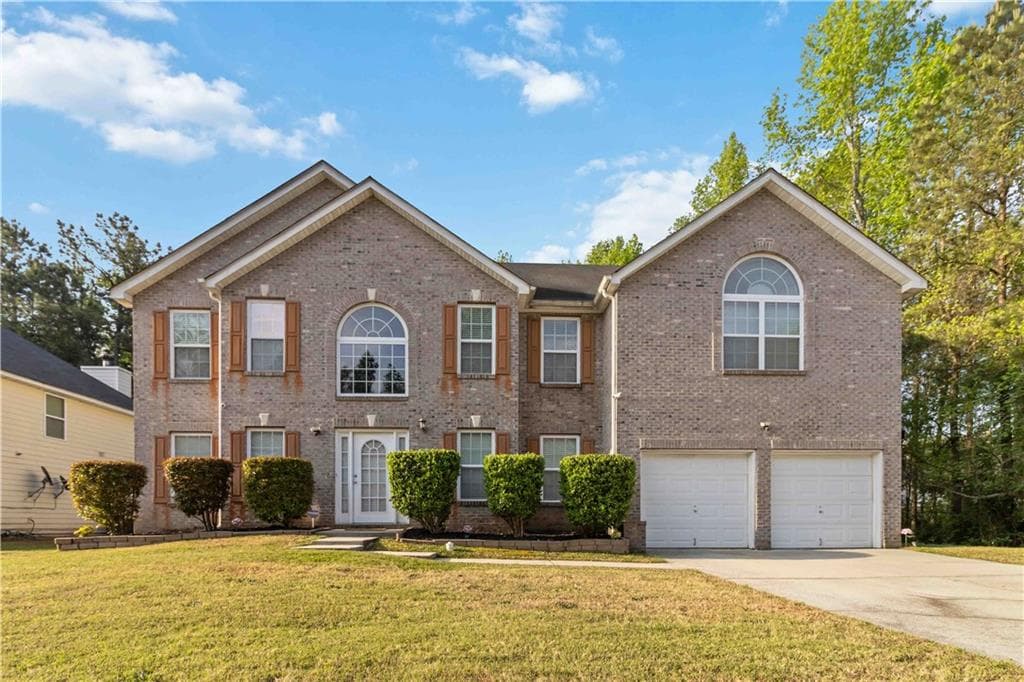 6 bedroom, 3 bathroom single family residence sold at 6252 Selborn Drive, Atlanta, GA 30331