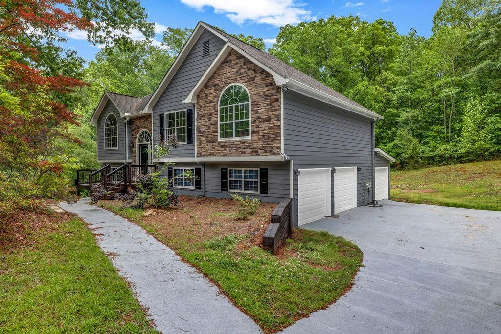 5 bedroom, 3 bathroom single family residence sold at 3232 WATSON MILL Drive, Loganville, GA 30052