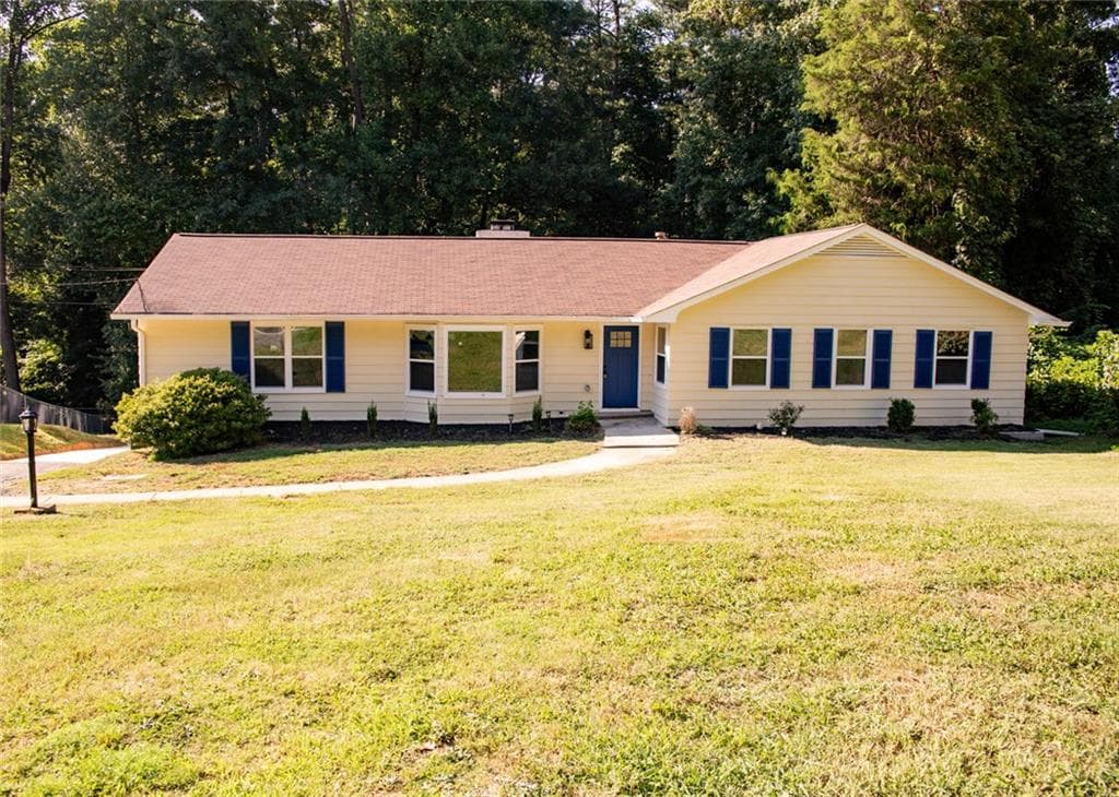 4 bedroom, 4 bathroom single family residence sold at 2751 Colonial Drive, College Park, GA 30337