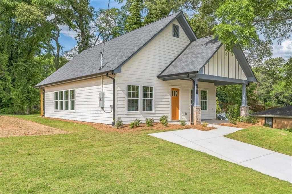 3 bedroom, 2 bathroom, 1,225 sq ft single family residence sold at 2621 Oldknow Drive, Atlanta, GA 30318