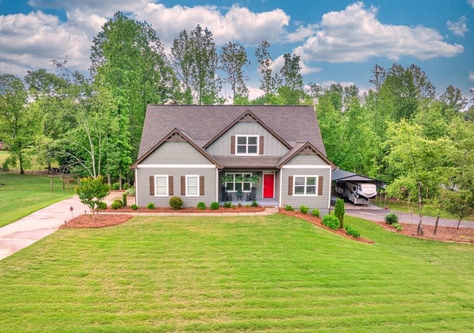 3 bedroom, 3 bathroom single family residence sold at 5760 Blossom Brook Court, Flowery Branch, GA 30542