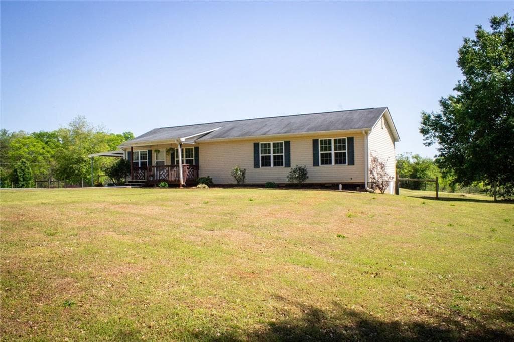 3 bedroom, 2 bathroom single family residence sold at 953 Lavender Road, Jefferson, GA 30549