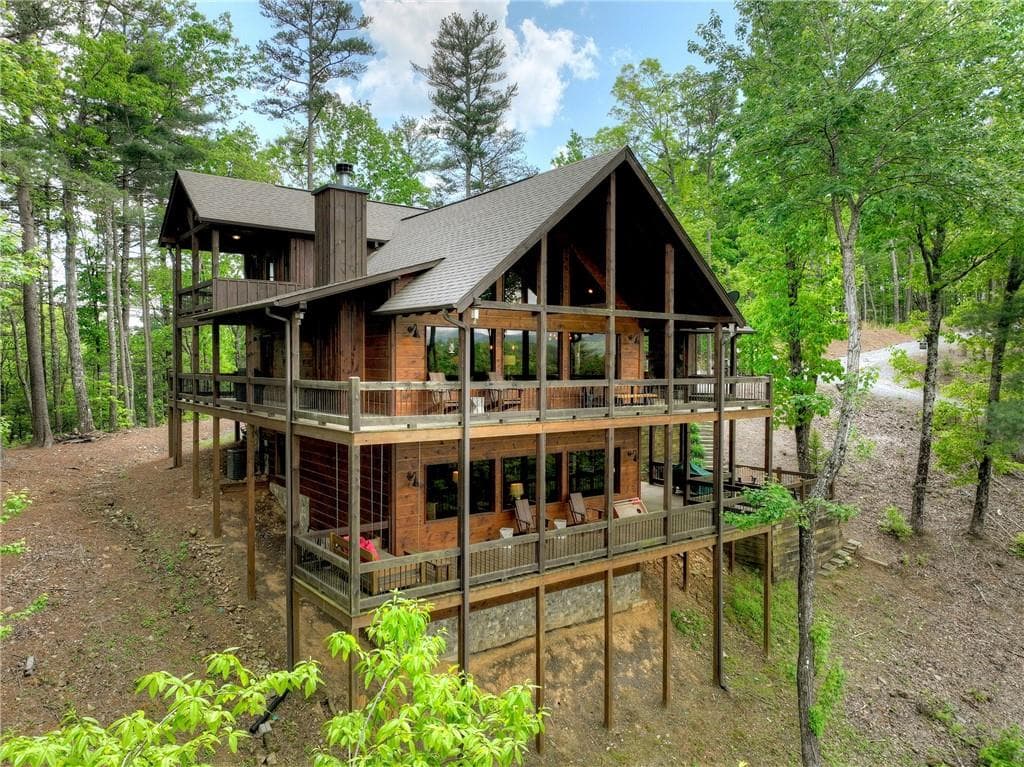 3 bedroom, 4 bathroom single family residence sold at 34 Oasis Lane, Blue Ridge, GA 30513