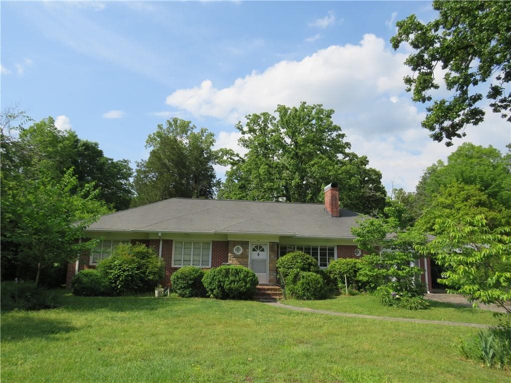 3 bedroom, 3 bathroom single family residence sold at 214 Jule Peek Avenue, Cedartown, GA 30125