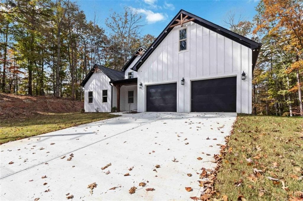 4 bedroom, 4 bathroom single family residence sold at 6232 Grant Ford Road, Gainesville, GA 30506