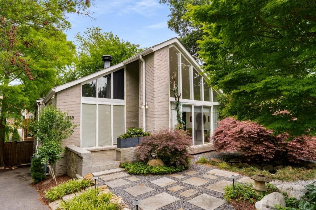 4 bedroom, 3 bathroom single family residence sold at 318 5th Street, Atlanta, GA 30308
