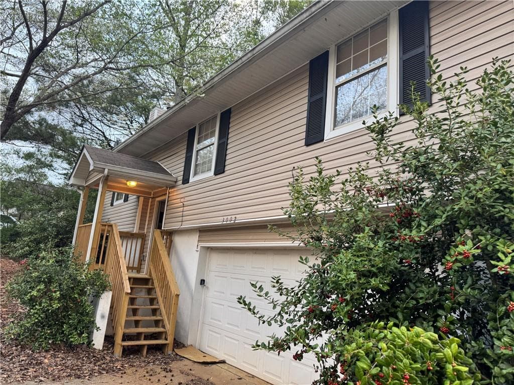 3 bedroom, 2 bathroom, 2,001 sq ft single family residence sold at 3002 Willow Ridge Circle, Gainesville, GA 30504