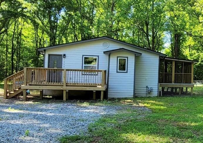 3 bedroom, 3 bathroom, 1,907 sq ft single family residence under contract at 1050 Waterworks, Commerce, GA 30529