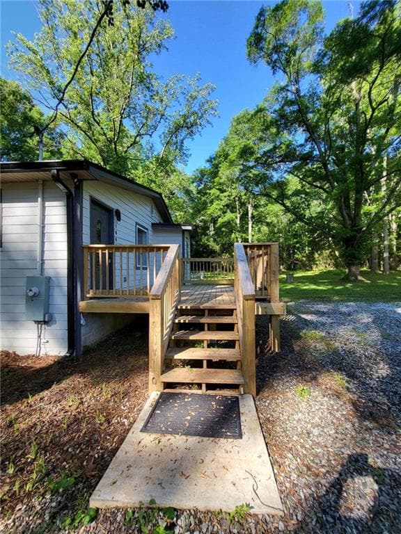 3 bedroom, 3 bathroom, 1,907 sq ft single family residence under contract at 1050 Waterworks, Commerce, GA 30529 — photo 3