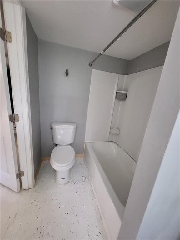3 bedroom, 3 bathroom, 1,907 sq ft single family residence under contract at 1050 Waterworks, Commerce, GA 30529 — photo 6