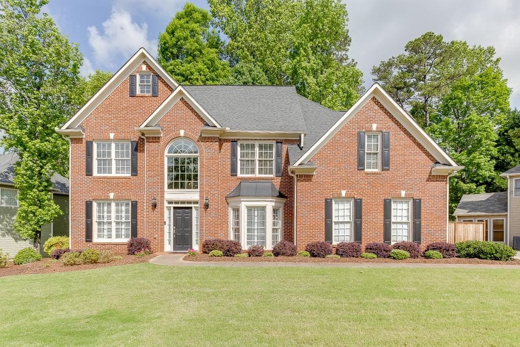5 bedroom, 3 bathroom single family residence sold at 352 Hickory Haven Terrace, Suwanee, GA 30024
