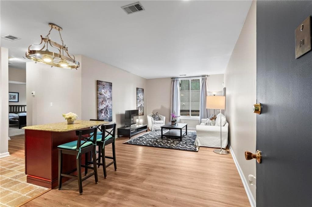 2 bedroom, 2 bathroom, 999 sq ft condominium sold at 1421 Peachtree Street 211, Atlanta, GA 30309
