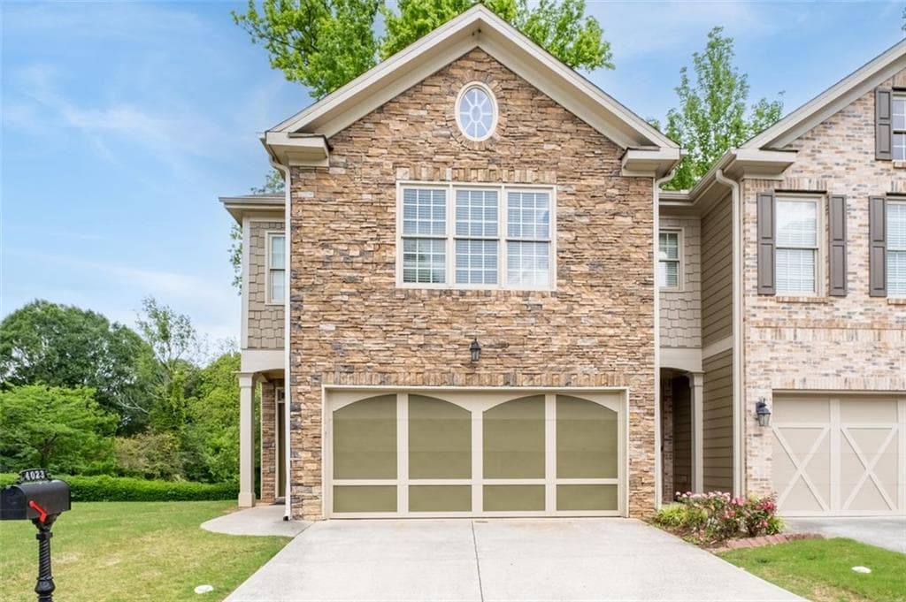 2 bedroom, 3 bathroom, 1,848 sq ft townhouse sold at 4023 Caitlyn Place, Atlanta, GA 30360