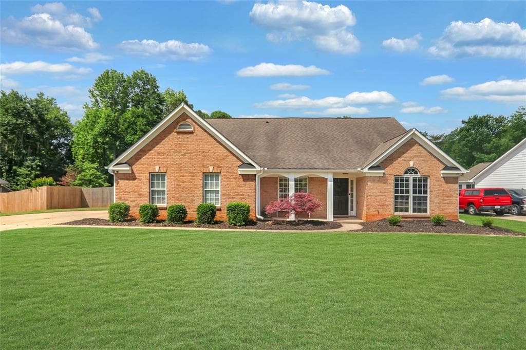 3 bedroom, 2 bathroom, 2,282 sq ft single family residence sold at 6132 Saddlehorse Drive, Flowery Branch, GA 30542