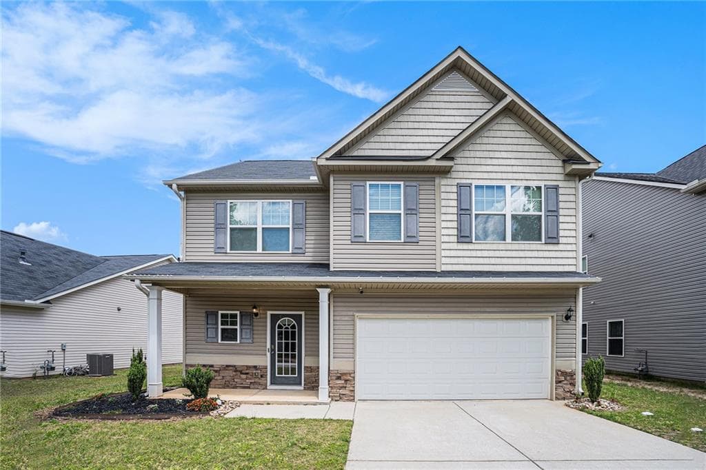 3 bedroom, 3 bathroom single family residence sold at 196 Boulder Run, Hiram, GA 30141