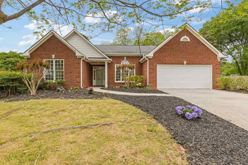 3325 Woodside Circle, Alpharetta, GA 30004 — most recent listing photo