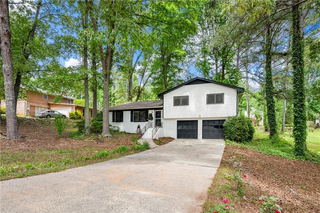 3 bedroom, 2 bathroom single family residence sold at 671 Shannon Green Circle, Mableton, GA 30126
