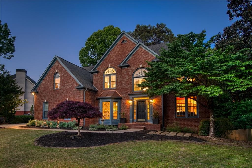 4 bedroom, 5 bathroom single family residence sold at 5010 Winding Hills Lane, Woodstock, GA 30189