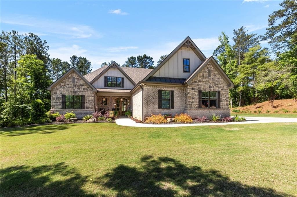 5 bedroom, 4 bathroom single family residence sold at 127 Heights Avenue, Forsyth, GA 31029