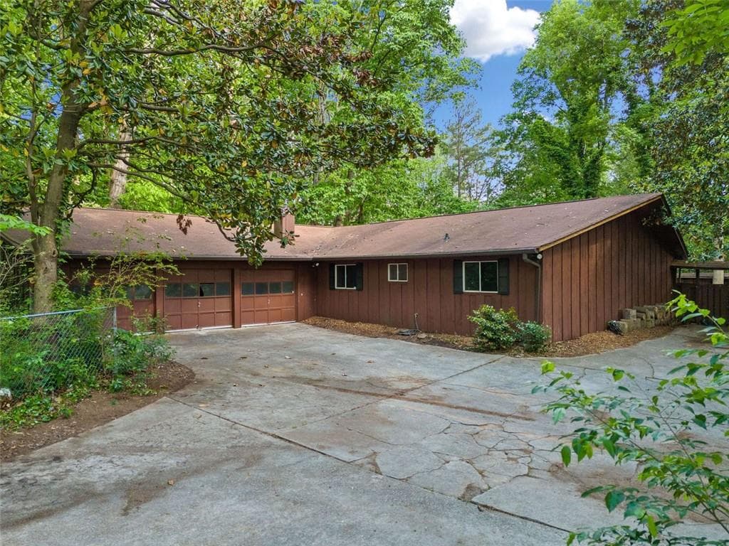 4 bedroom, 3 bathroom single family residence sold at 5800 MITCHELL Road, Atlanta, GA 30328