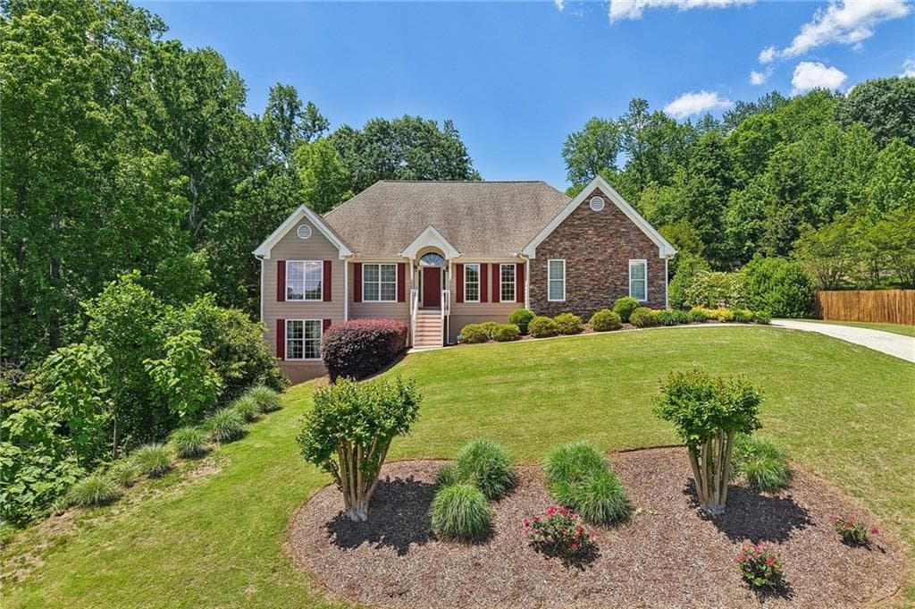 3 bedroom, 2 bathroom single family residence sold at 5550 River Valley Way, Flowery Branch, GA 30542