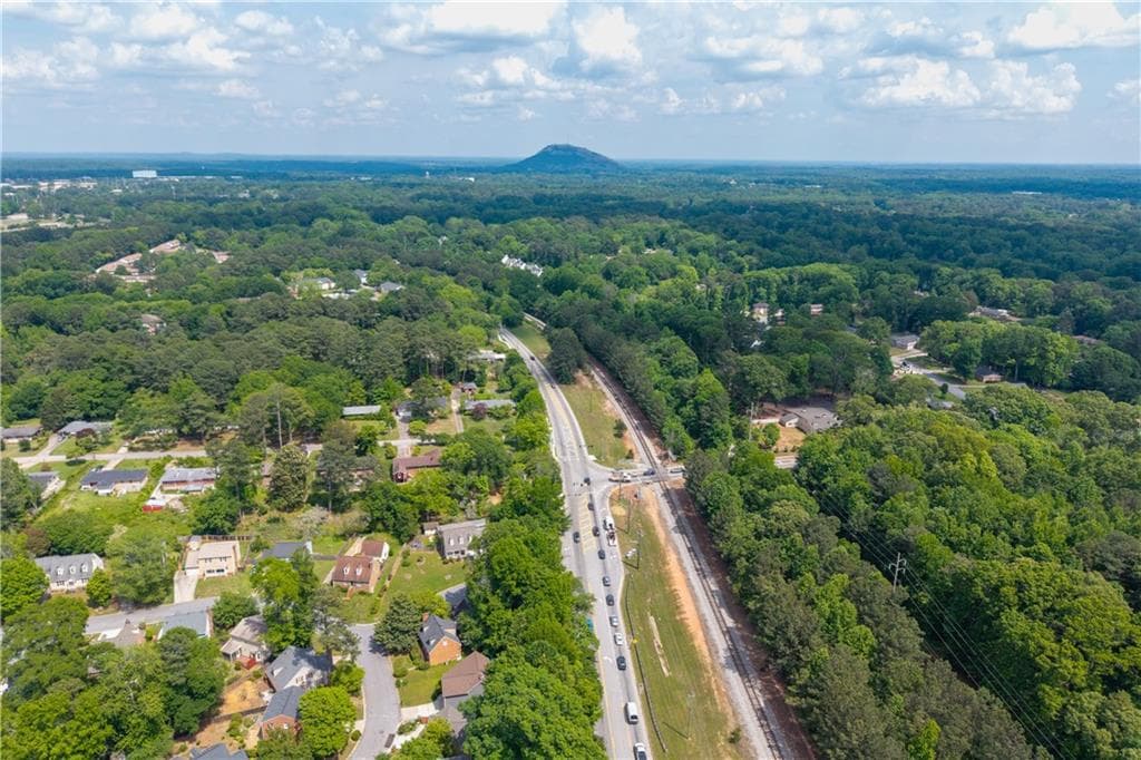 single family residence under contract at 4549 Erskine Road, Clarkston, GA 30021 — photo 6
