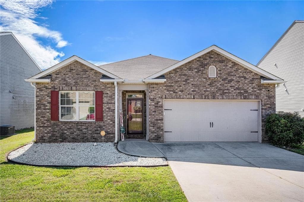 1907 Sea Oats Drive, Hampton, GA 30228 — most recent listing photo