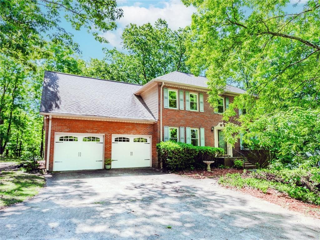 6 bedroom, 4 bathroom single family residence sold at 1463 Shadowrock Heights, Marietta, GA 30062