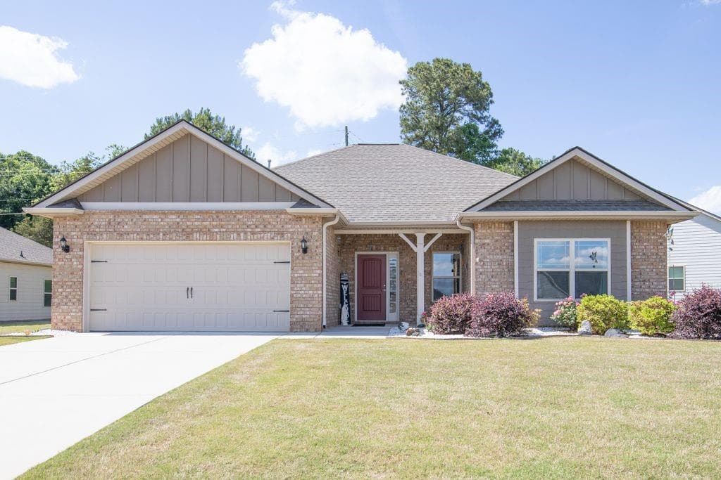 3 bedroom, 2 bathroom, 1,696 sq ft single family residence sold at 605 Skyview Drive, Commerce, GA 30529