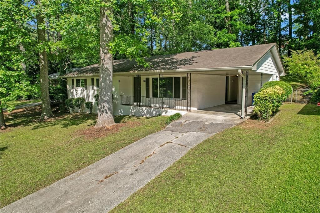 3 bedroom, 2 bathroom, 1,329 sq ft single family residence under contract at 2740 Pasco Lane, Atlanta, GA 30316