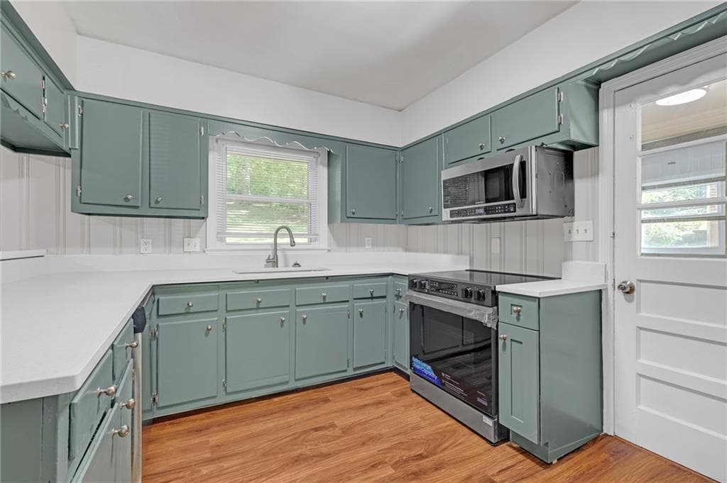 3 bedroom, 2 bathroom, 1,329 sq ft single family residence under contract at 2740 Pasco Lane, Atlanta, GA 30316 — photo 5