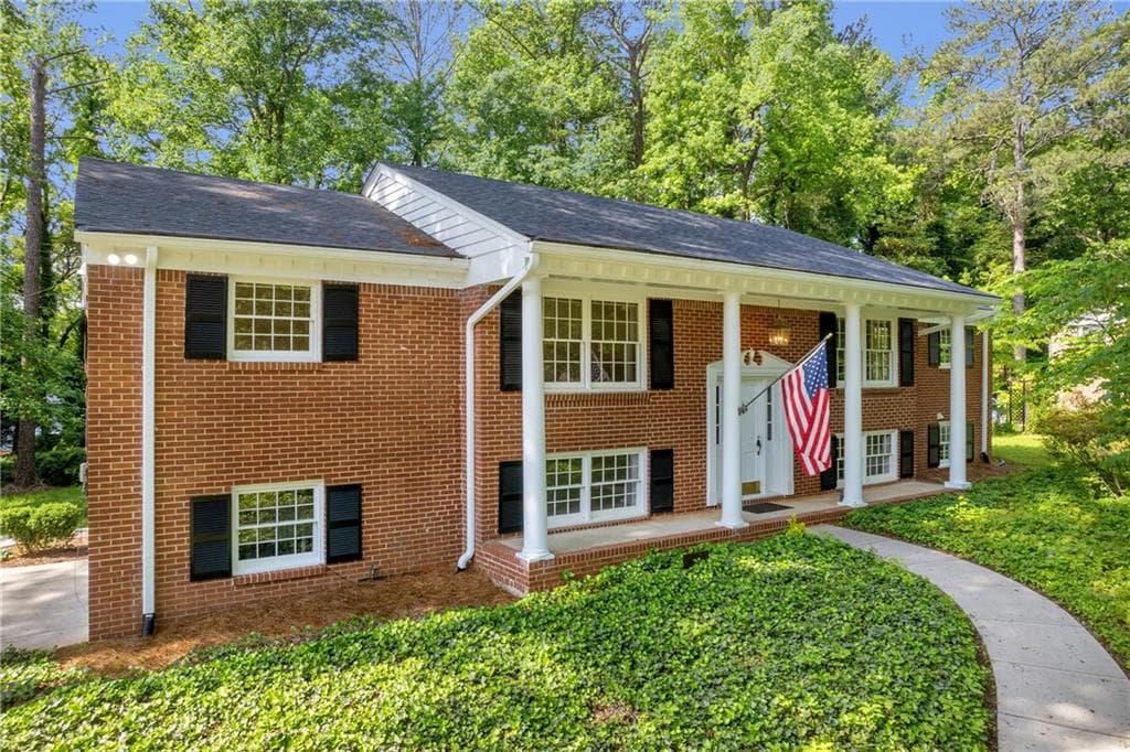 4331 E Kings Point Circle, Dunwoody, GA 30338 — most recent listing photo