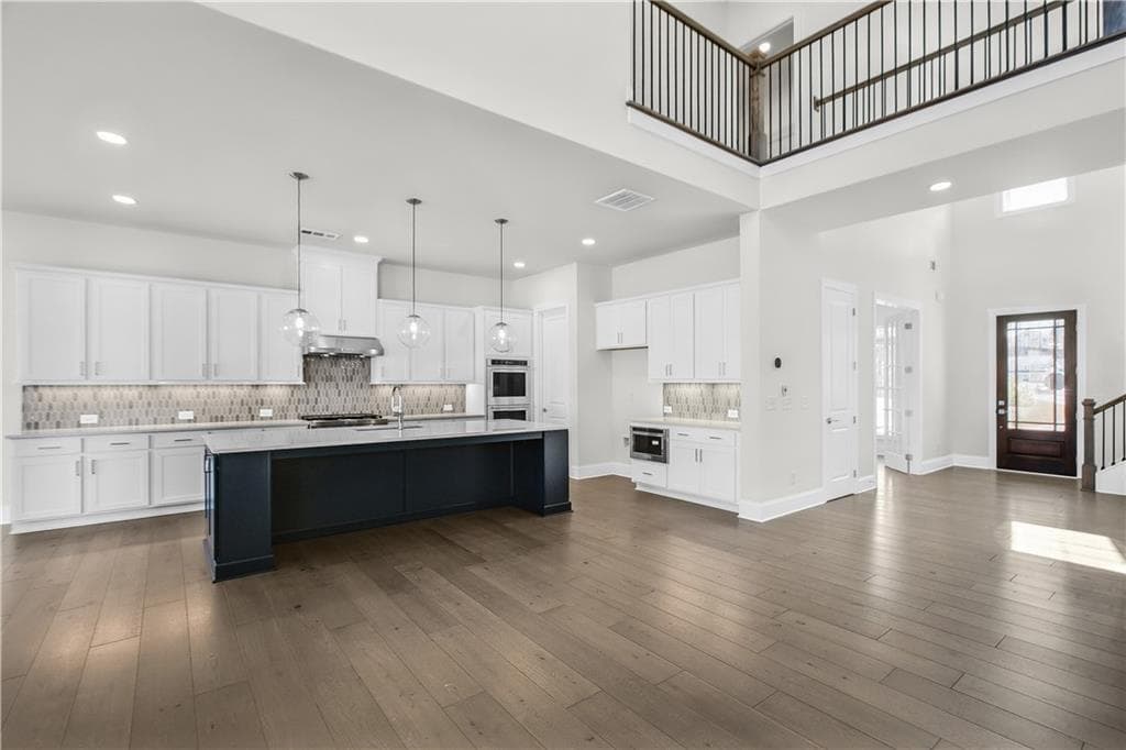 5 bedroom, 5 bathroom, 3,328 sq ft single family residence sold at 6660 Wallace Farms Drive, Cumming, GA 30028