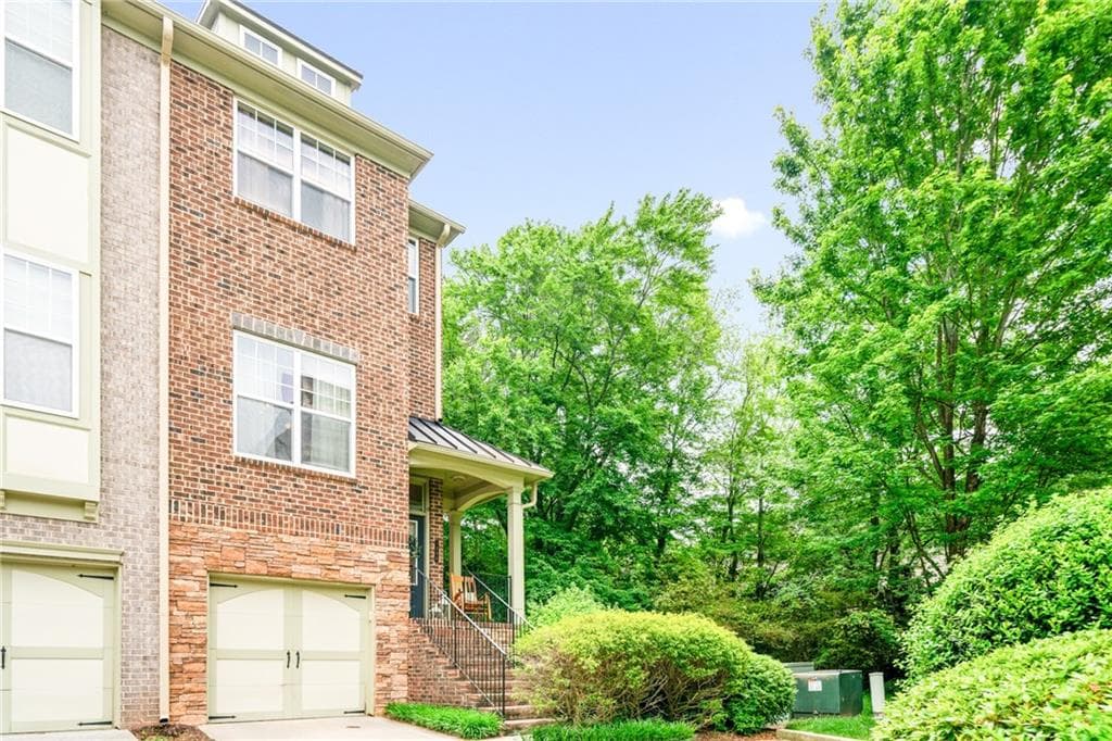 1996 Cobblestone Circle, Atlanta, GA 30319 — most recent listing photo