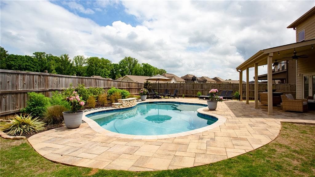 6 bedroom, 4 bathroom single family residence sold at 5160 Meridian Pass, Cumming, GA 30028