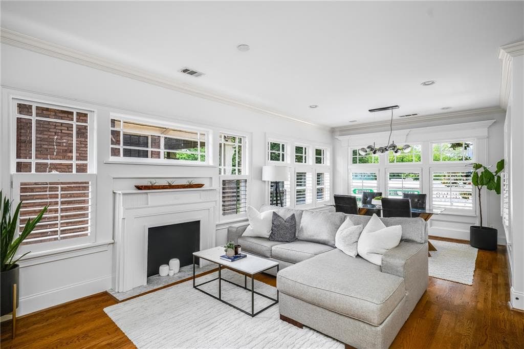 2 bedroom, 1 bathroom, 961 sq ft condominium sold at 653 N Highland Avenue 3, Atlanta, GA 30306