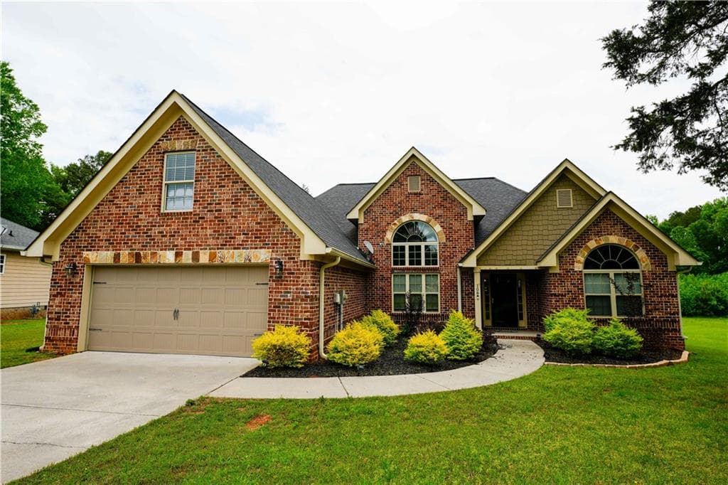 3 bedroom, 3 bathroom, 2,256 sq ft single family residence sold at 108 Hope Lane, Cedartown, GA 30125